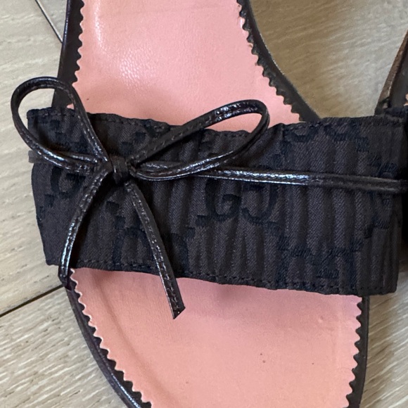 Gucci Brown Slide Sandals with Bow Detail - Picture 8 of 10